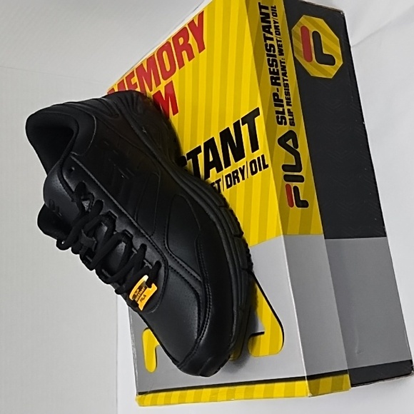 Fila Memory Workshift Ultra Slip Resistant Black Sneakers - Picture 5 of 16